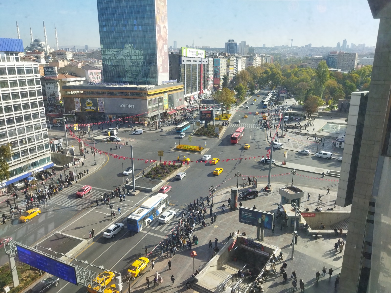 Kızılay Meydanı gerçek şehir görünümü